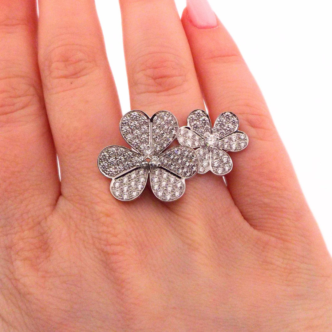 Van Cleef & Arpels 18K 'Frivole' Between the Finger Ring SZ 49