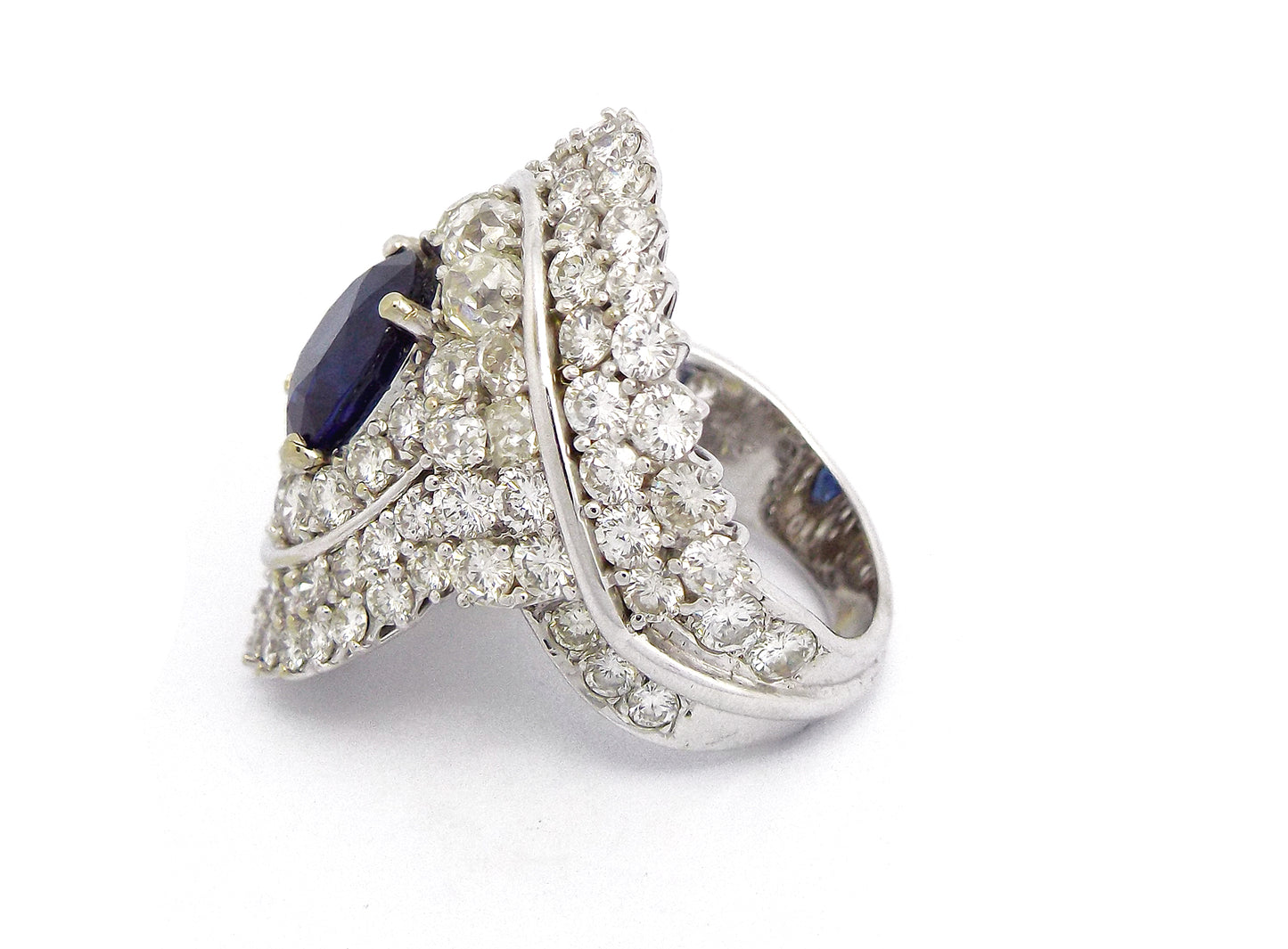 18K White Gold Sapphire Diamond Ring