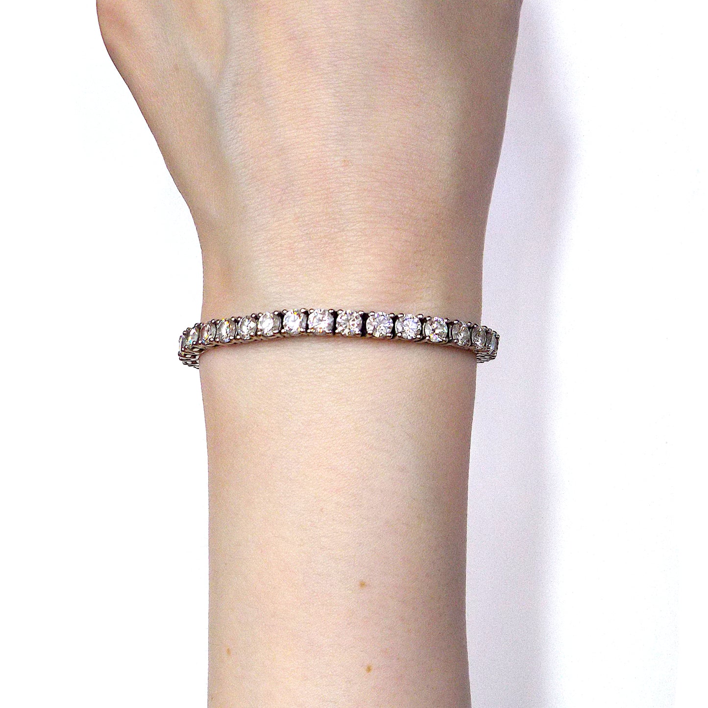 White Gold 11.87ct Diamond Tennis Bracelet