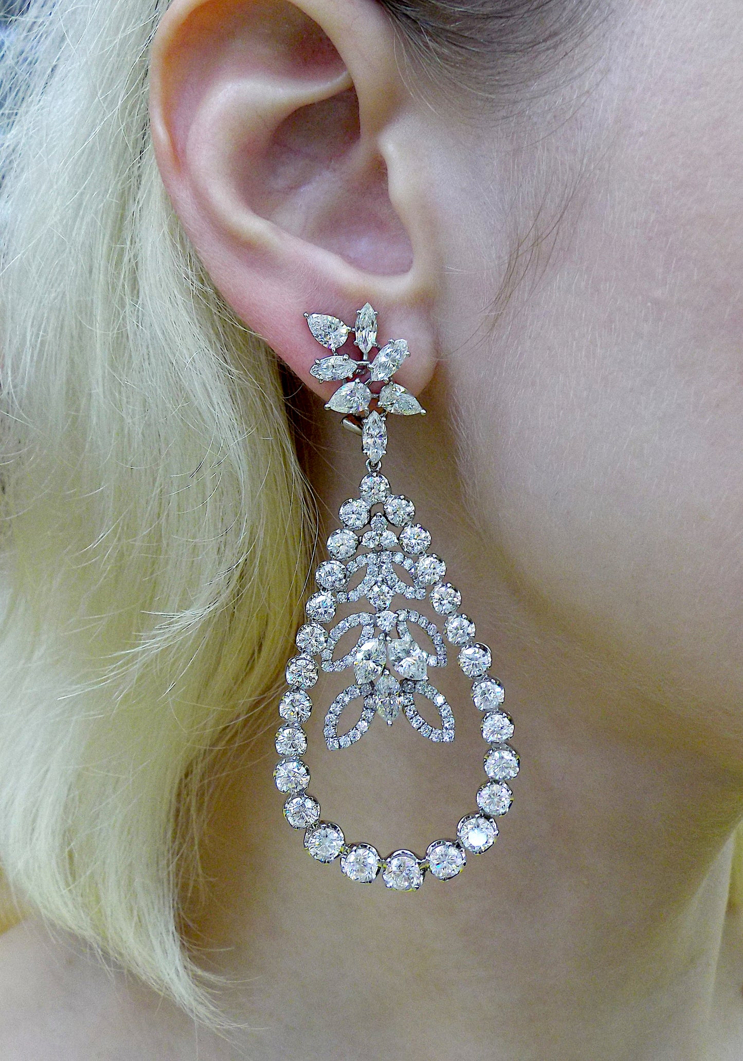 18K White Gold Diamond Earrings