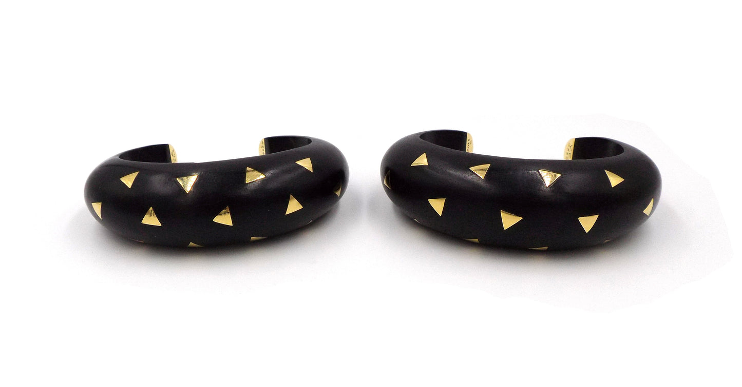 Van Cleef & Arpels A Pair Of 18K Gold Wood Set of Bracelets