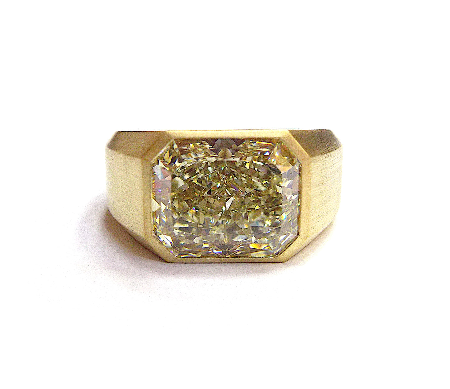 18K Yellow Gold Diamond Ring