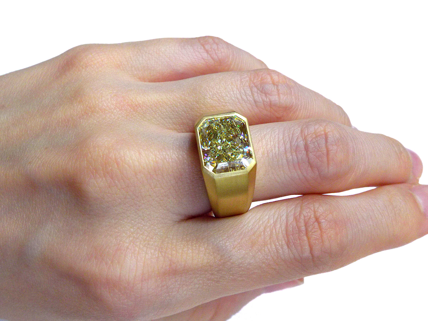 18K Yellow Gold Diamond Ring