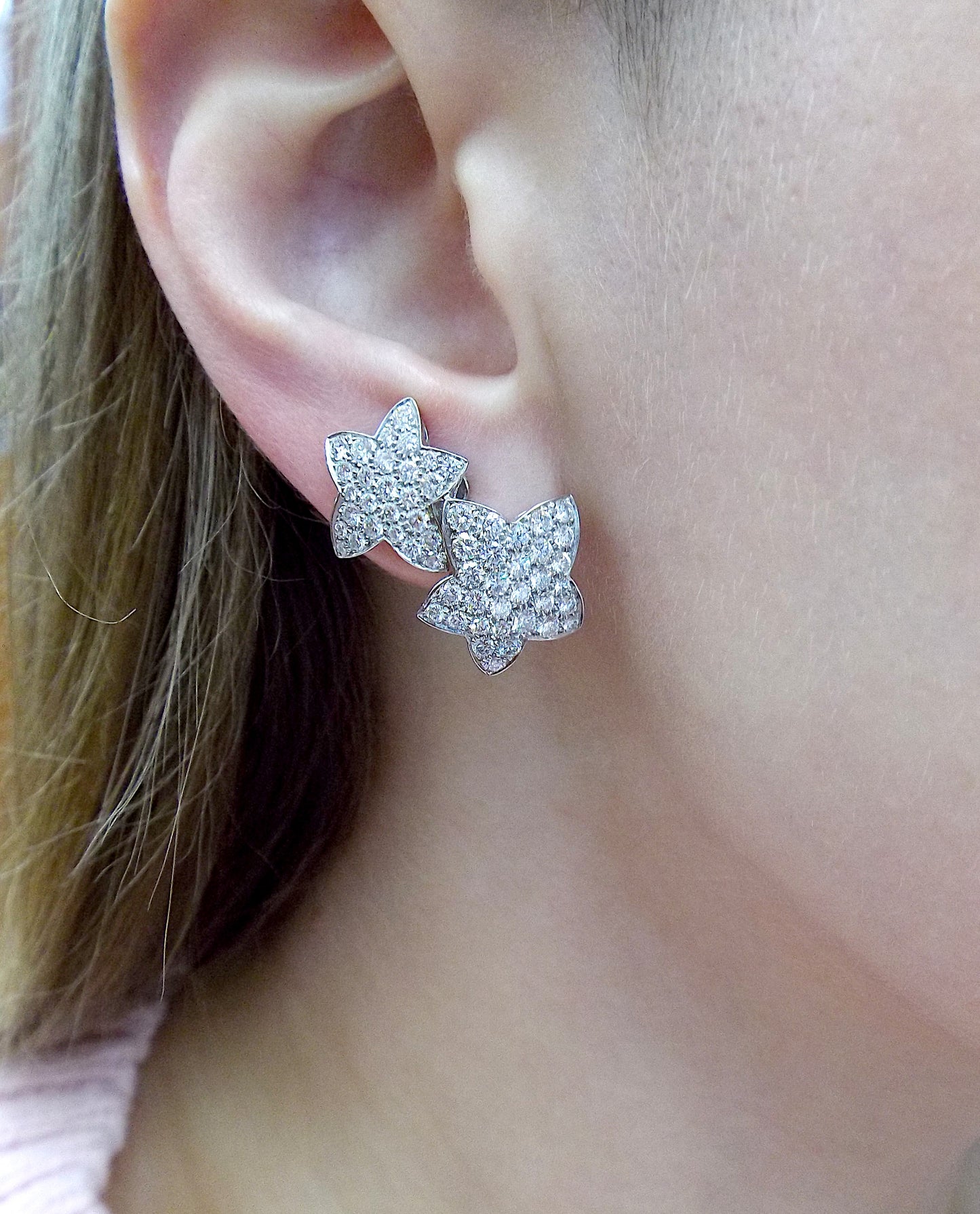 Van Cleef & Arpels Star Gold Diamond Earclips