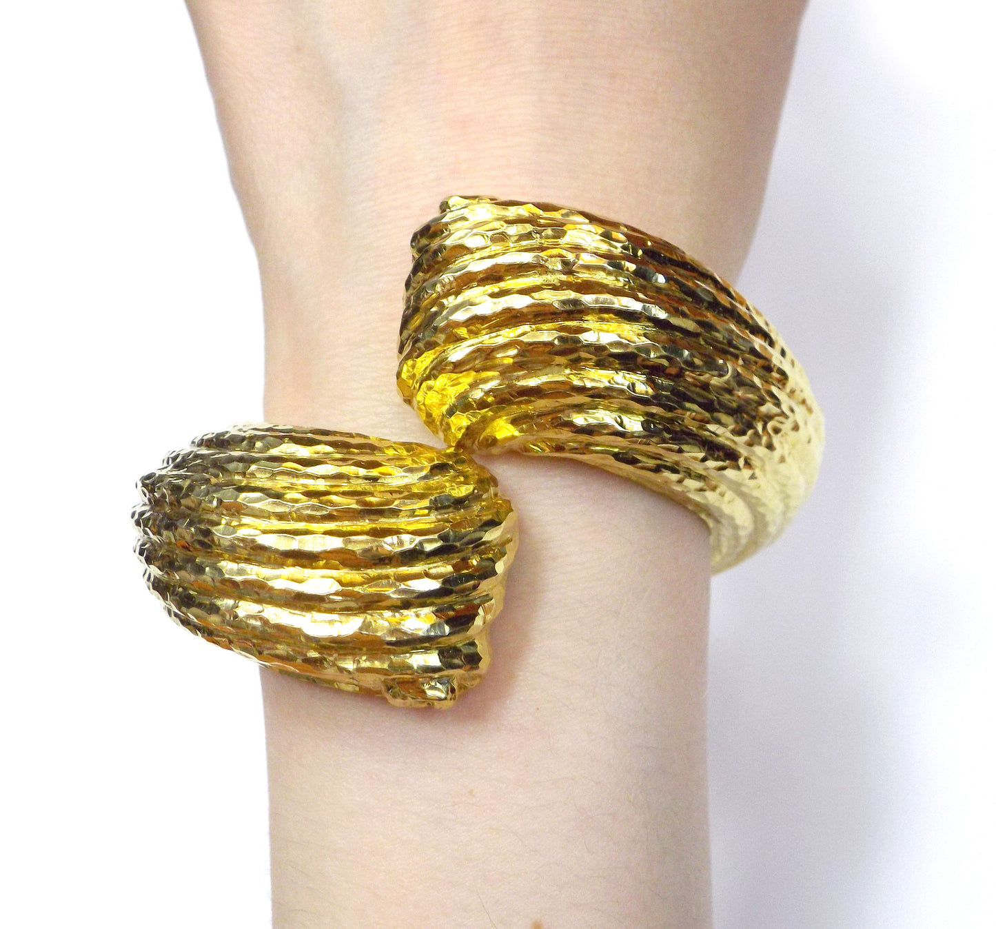 David Webb 18K Yellow Gold Crossover Cuff Bracelet